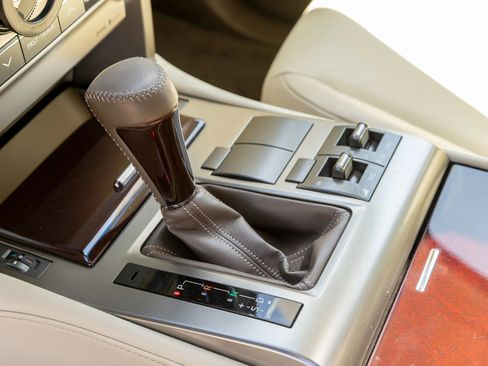 Used 2019 Lexus GX 460 Premium w/ Premium Package image 26