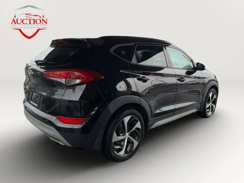 Used 2018 Hyundai Tucson Value w/ Cargo Package FWD image 5