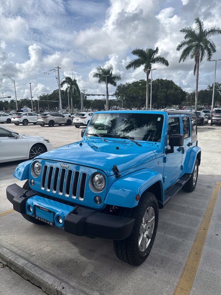 Used 2017 Jeep Wrangler Unlimited Sahara w/ Connectivity Group AWD/4WD image 2