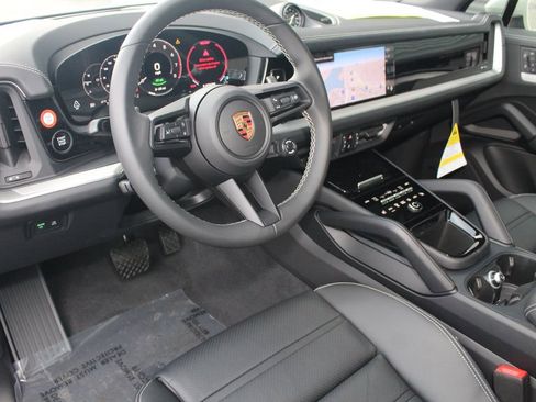 New 2026 Porsche Cayenne E-Hybrid AWD/4WD image 4