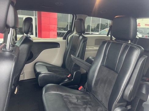 Used 2018 Dodge Grand Caravan SXT FWD image 18