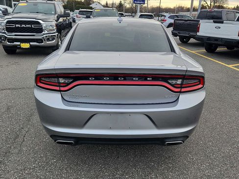 Used 2016 Dodge Charger SXT image 5
