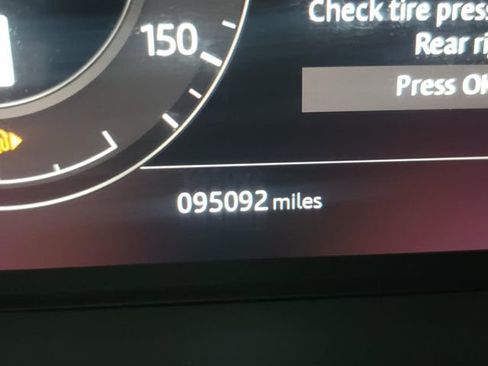 Used 2019 Land Rover Range Rover Sport HST image 36