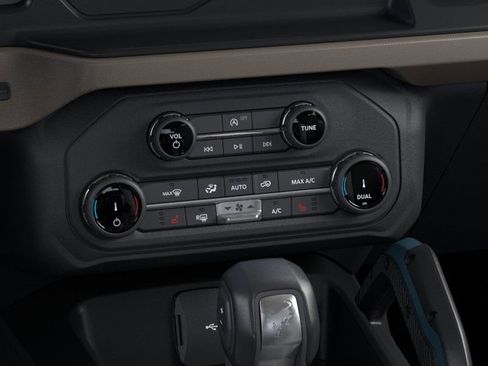 New 2023 Ford Bronco Wildtrak image 16