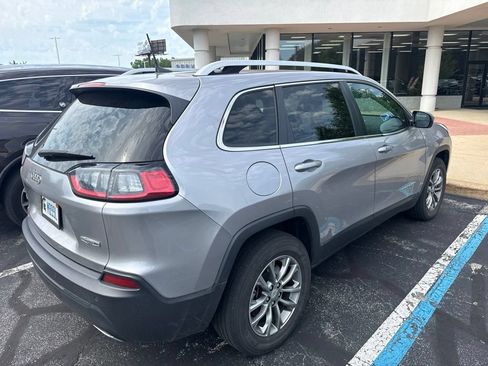 Used 2021 Jeep Cherokee Latitude Lux w/ Comfort/Convenience Group AWD/4WD image 3
