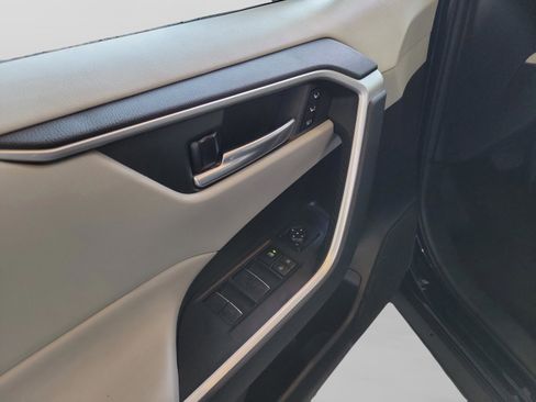 Used 2023 Toyota RAV4 XLE Premium image 26