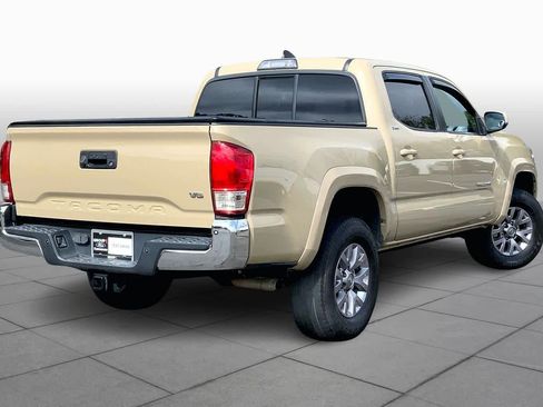 Used 2017 Toyota Tacoma SR5 w/ Tow Package image 13
