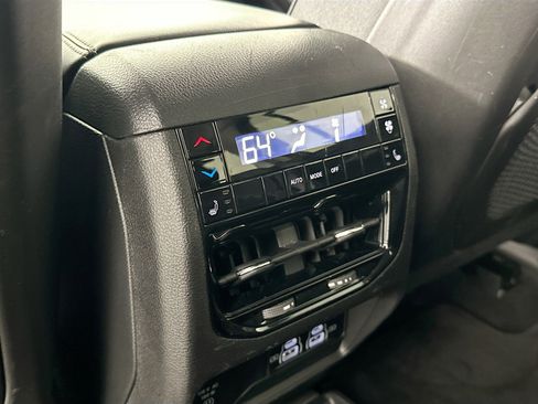 Used 2023 Jeep Grand Cherokee L Limited image 25