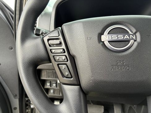 Used 2024 Nissan Frontier SV AWD/4WD image 22