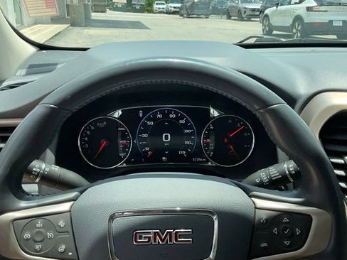 Used 2021 GMC Acadia Denali w/ Denali Technology Package FWD image 22