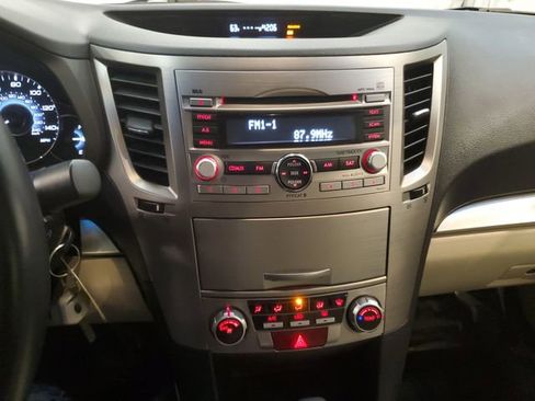 Used 2010 Subaru Legacy 2.5i Premium image 18