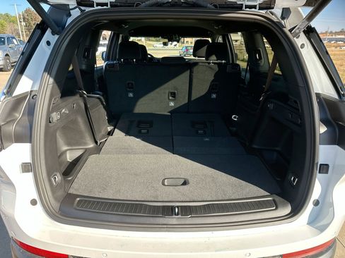 New 2025 Jeep Grand Cherokee L Laredo w/ Luxury Tech Group I RWD image 23