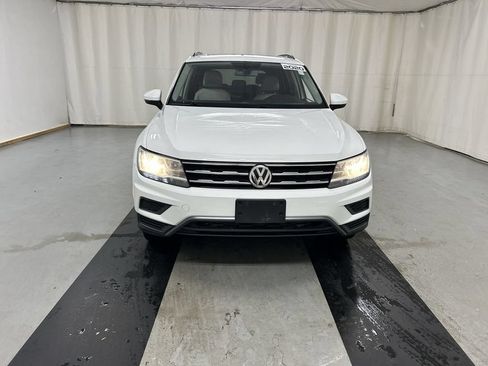 Used 2020 Volkswagen Tiguan SE w/ Panoramic Sunroof Package AWD/4WD image 3