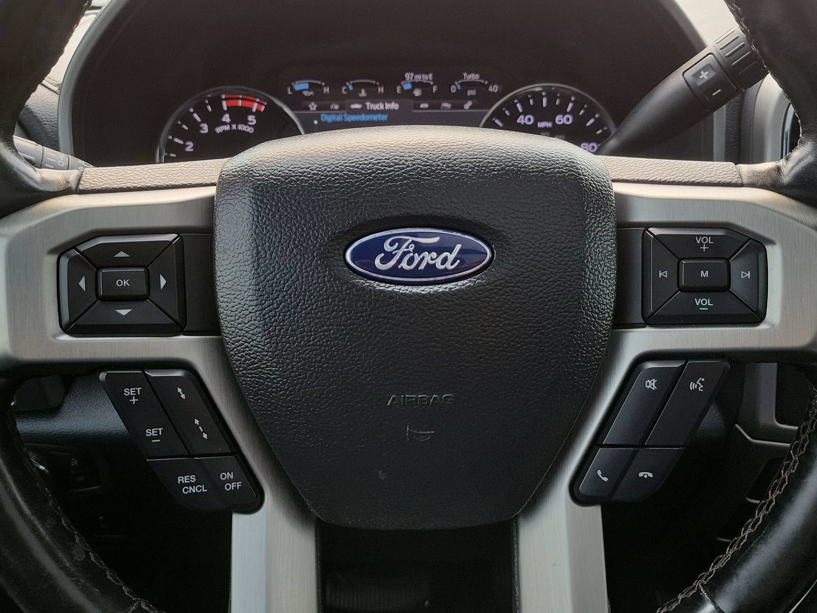 Used 2022 Ford F450 Platinum w/ FX4 Off-Road Package AWD/4WD image 11