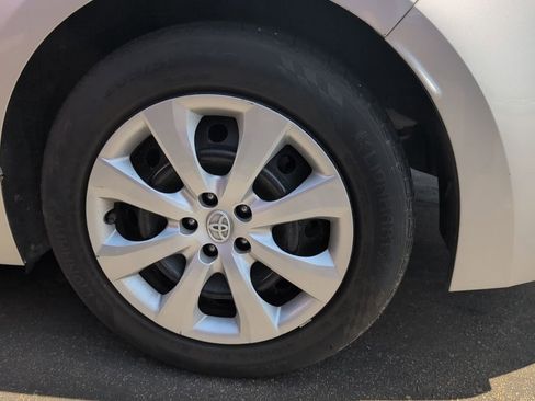 Used 2021 Toyota Corolla LE FWD image 10