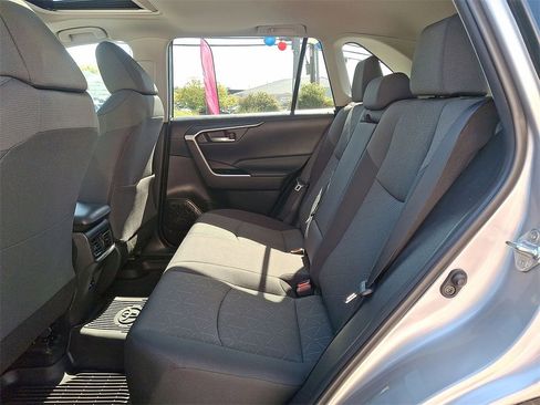 Used 2022 Toyota RAV4 XLE image 13
