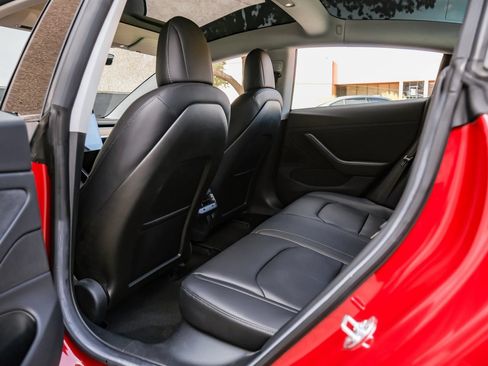 Used 2018 Tesla Model 3 Long Range RWD image 30
