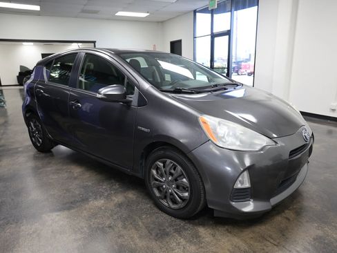 Used 2013 Toyota Prius C Three image 4
