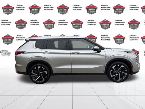 Used 2024 Mitsubishi Outlander SE image 7