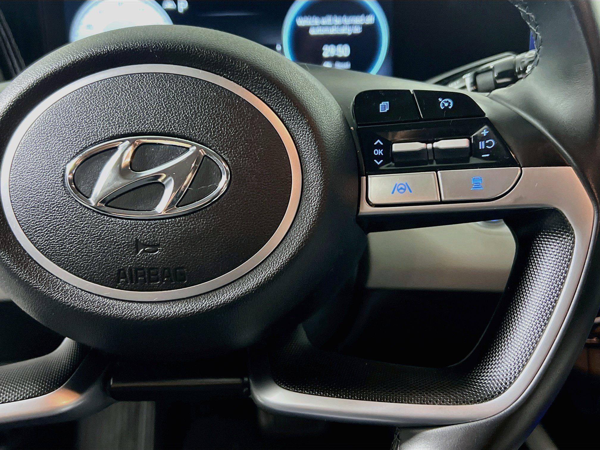 Used 2023 Hyundai Elantra Limited FWD image 19