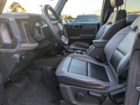 Used 2022 Ford Bronco Wildtrak image 22