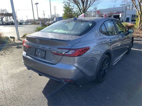 Used 2025 Toyota Camry SE image 8