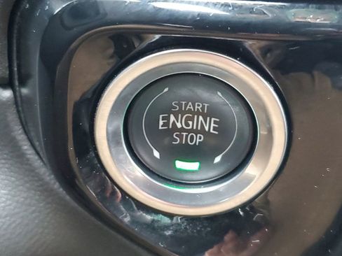 Certified 2025 GMC Sierra 1500 SLT image 21