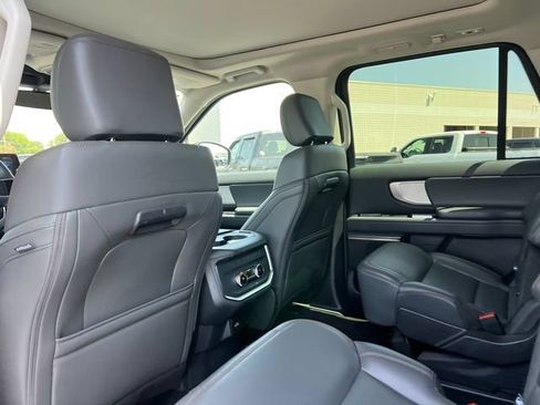 Certified 2025 Ford Expedition Active AWD/4WD image 41