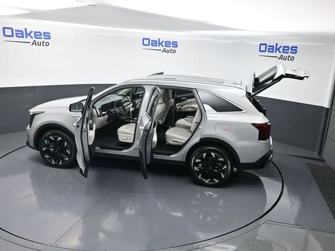 New 2025 Kia Sorento EX w/ Panoramic Sunroof Package AWD/4WD image 65