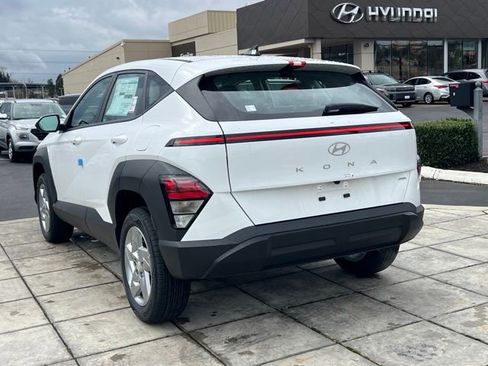 New 2026 Hyundai Kona SE image 11
