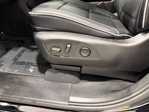 Used 2025 Chevrolet Silverado EV LT image 15