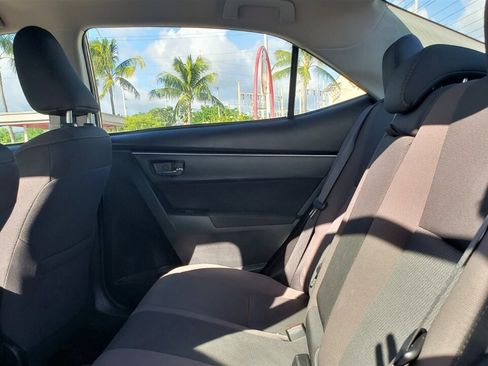 Used 2018 Toyota Corolla LE image 10