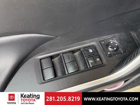 Used 2021 Toyota RAV4 XLE image 12