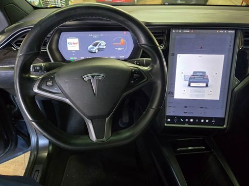 Used 2018 Tesla Model X 100D image 33