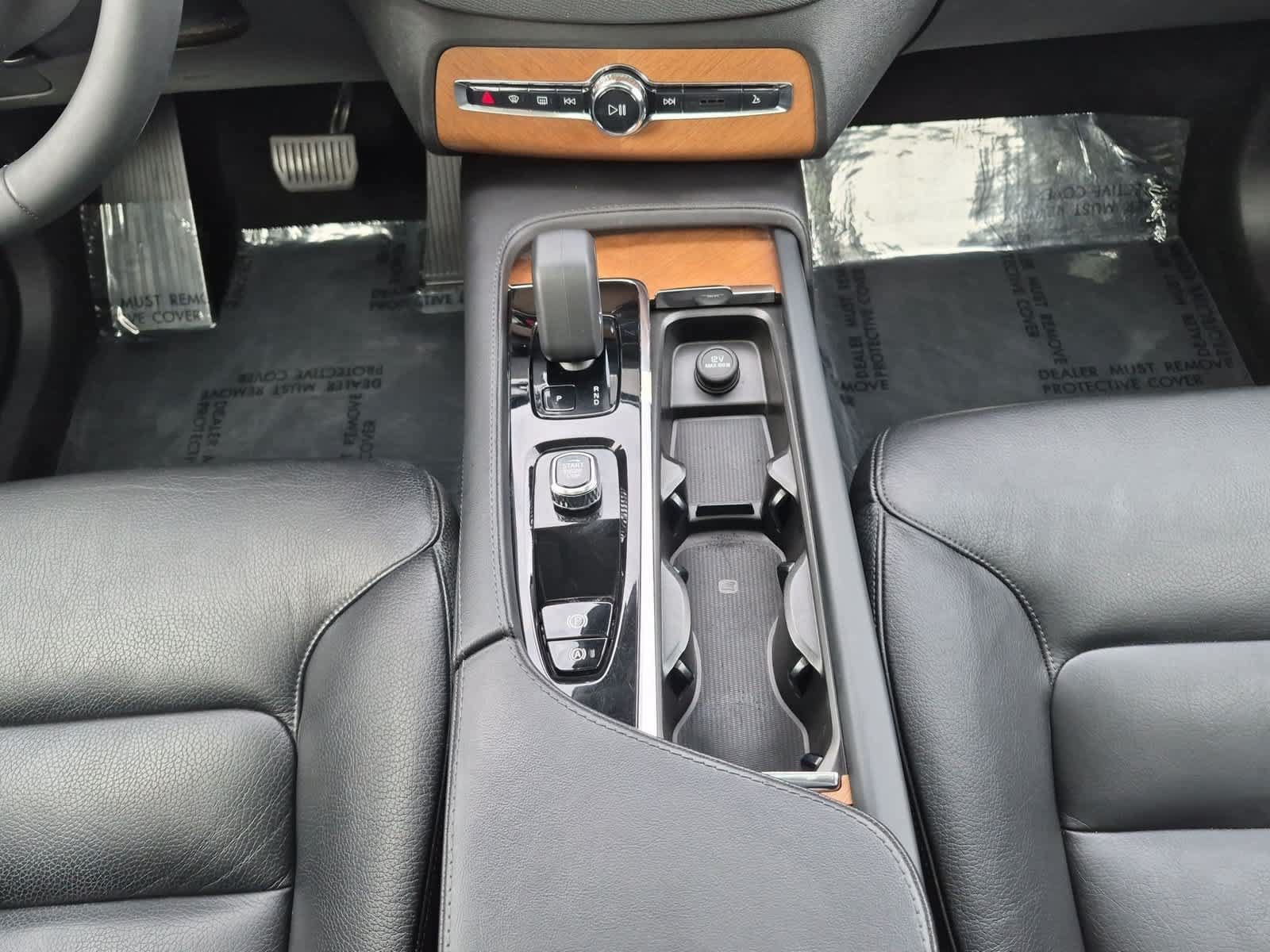Used 2023 Volvo XC90 B6 Plus w/ Protection Package Premier AWD/4WD image 29