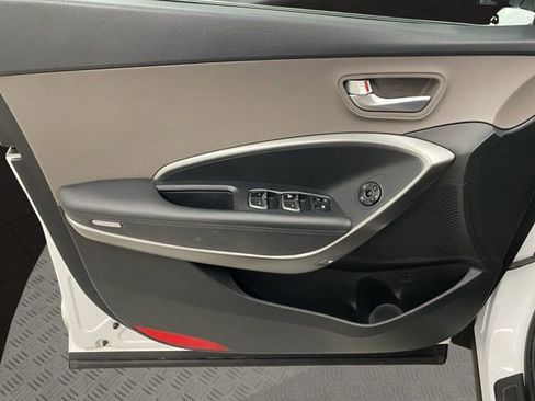 Used 2018 Hyundai Santa Fe Sport image 18