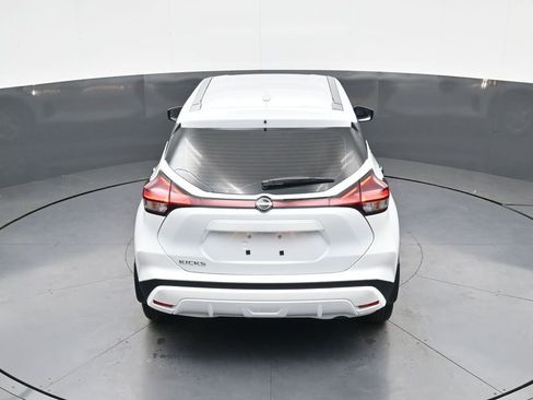 New 2025 Nissan Kicks Play S image 28