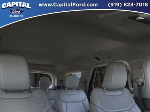 New 2025 Ford Explorer Active w/ Active Comfort Package image 22