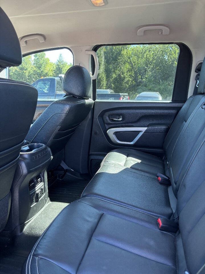 Used 2017 Nissan Titan PRO-4X AWD/4WD image 7