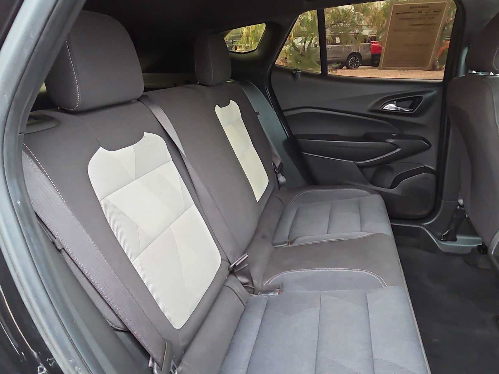 Used 2024 Chevrolet Trax RS FWD image 17