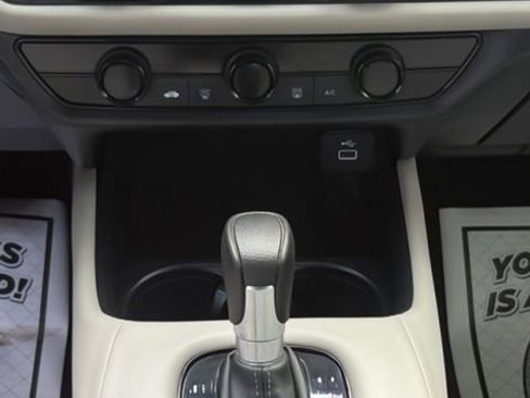 Used 2024 Honda HR-V LX image 17