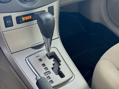 Used 2011 Toyota Corolla LE FWD image 11