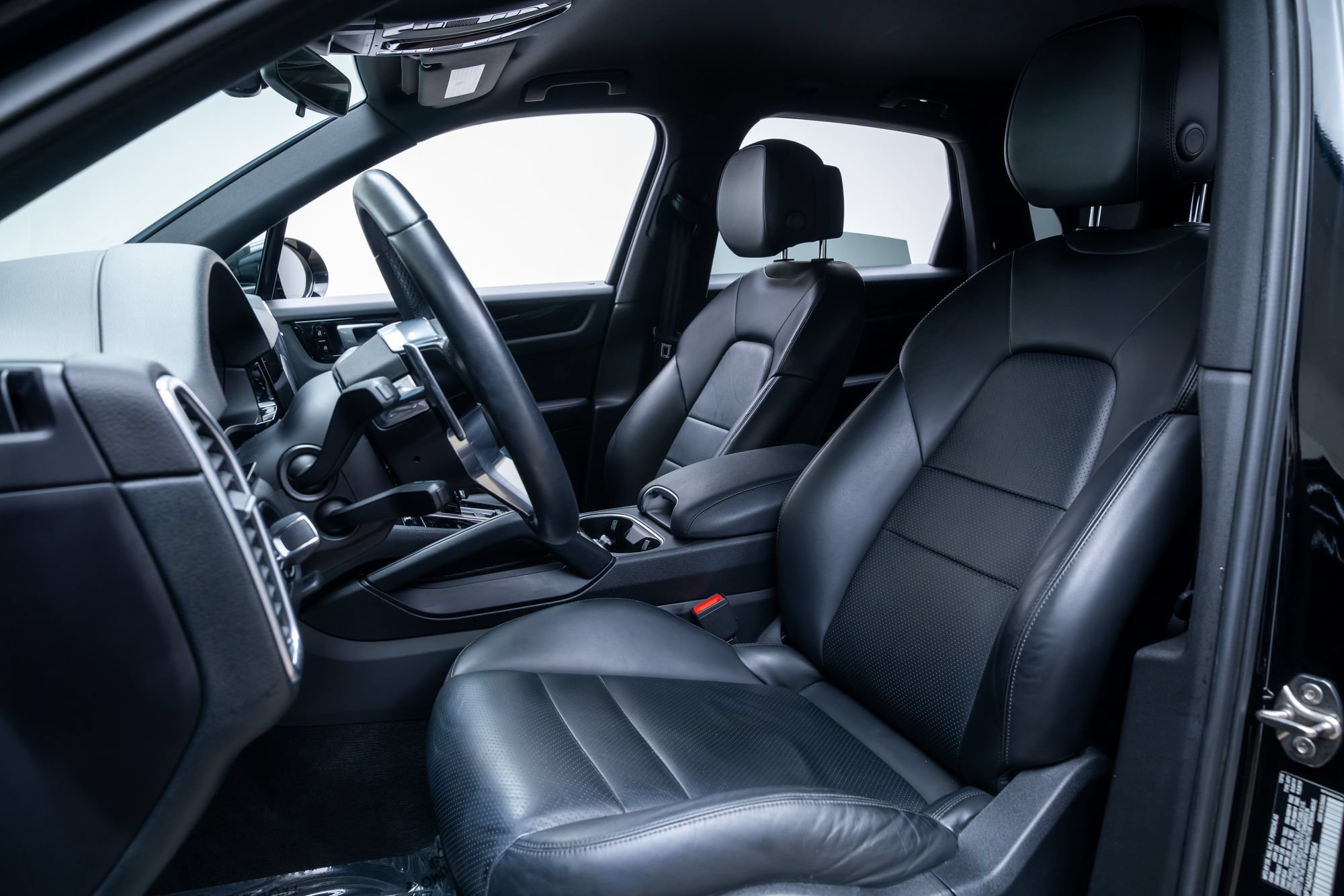 Used 2019 Porsche Cayenne AWD/4WD image 18