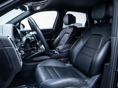 Used 2019 Porsche Cayenne AWD/4WD image 18