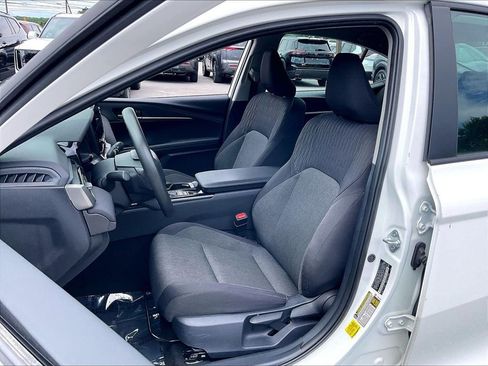 Used 2025 Toyota Camry LE FWD image 9