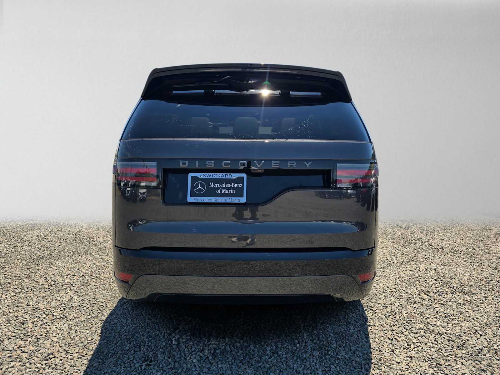 Used 2025 Land Rover Discovery Dynamic SE AWD/4WD image 4