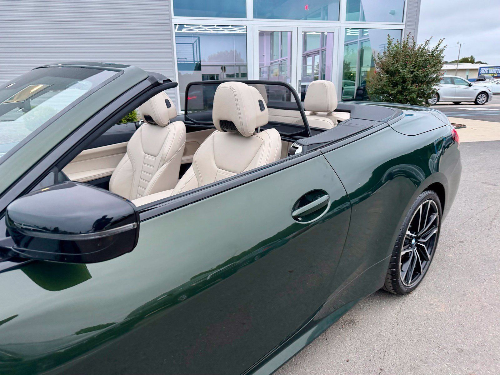 Used 2022 BMW 430i Convertible w/ M Sport Package RWD image 11