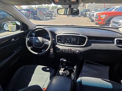 Used 2020 Kia Sorento LX AWD/4WD image 4