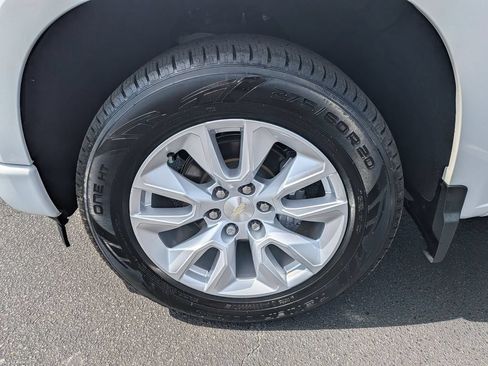 Used 2022 Chevrolet Silverado 1500 Custom RWD image 9