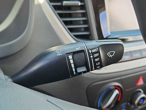 Used 2020 Hyundai Accent SE FWD image 24